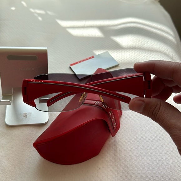 🔥Prada Sunglasses ( Large Size) - Picture 7 of 17